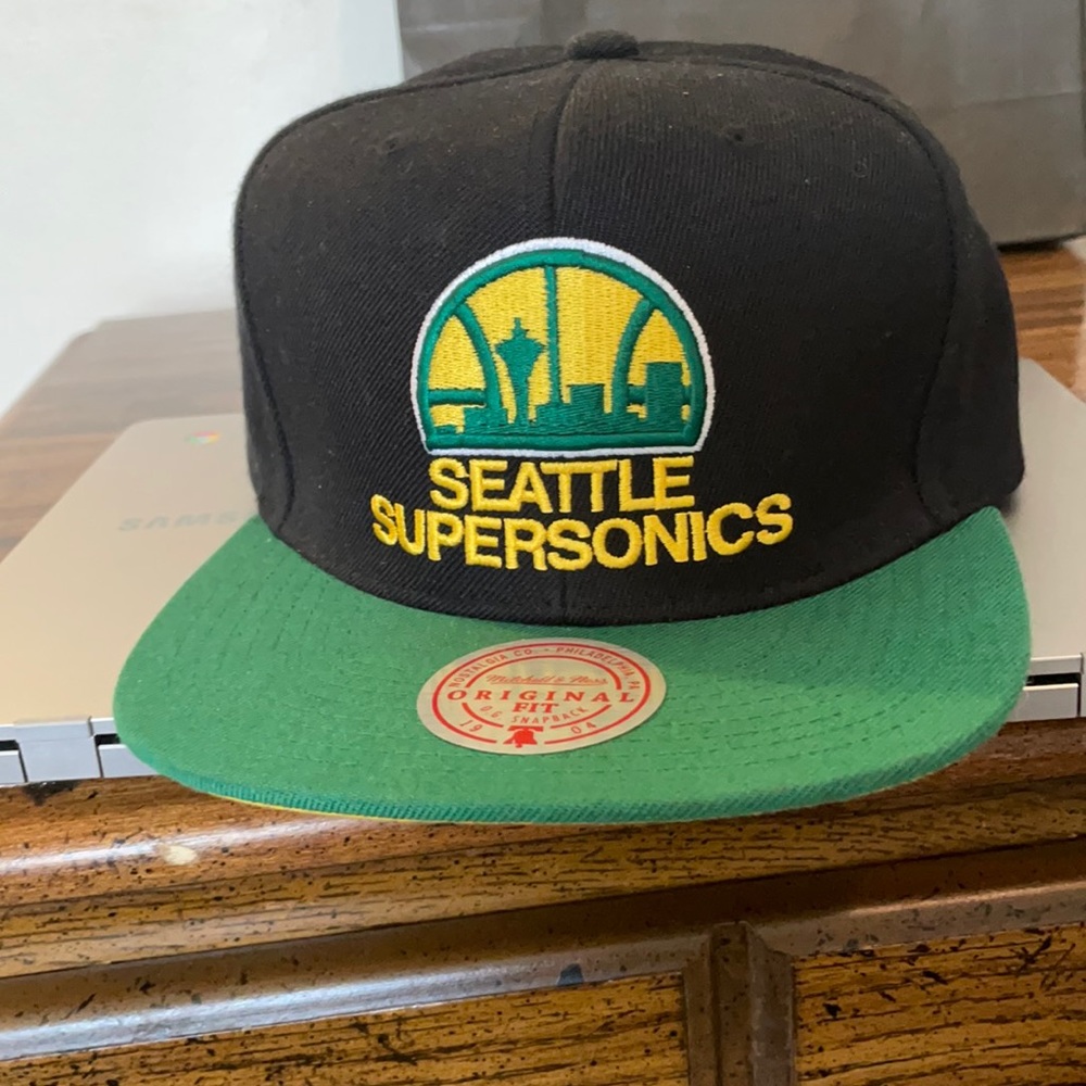 Seattle SuperSonics SnapBack Orginal Fit 9/10 condition